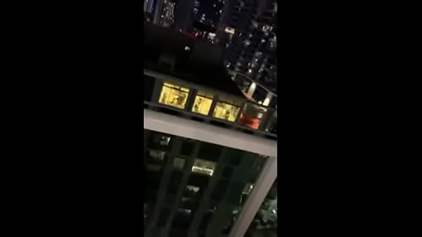 Negão novinho comendo a namoradinha