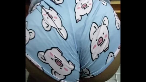 Pide otra verga en la boca mientras se la meto