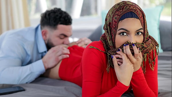 Stepbro to Teach His Hijab Stepsis a Few Things Before She Gets Married – Hijablust